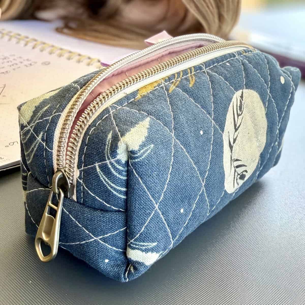 Stoffbeutel mit Mond- und Sternmotiven, handgefertigt, praktische Nähanleitung.