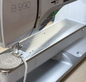Nähen mit Nähmaschine für Seilprojekte, Nahaufnahme.